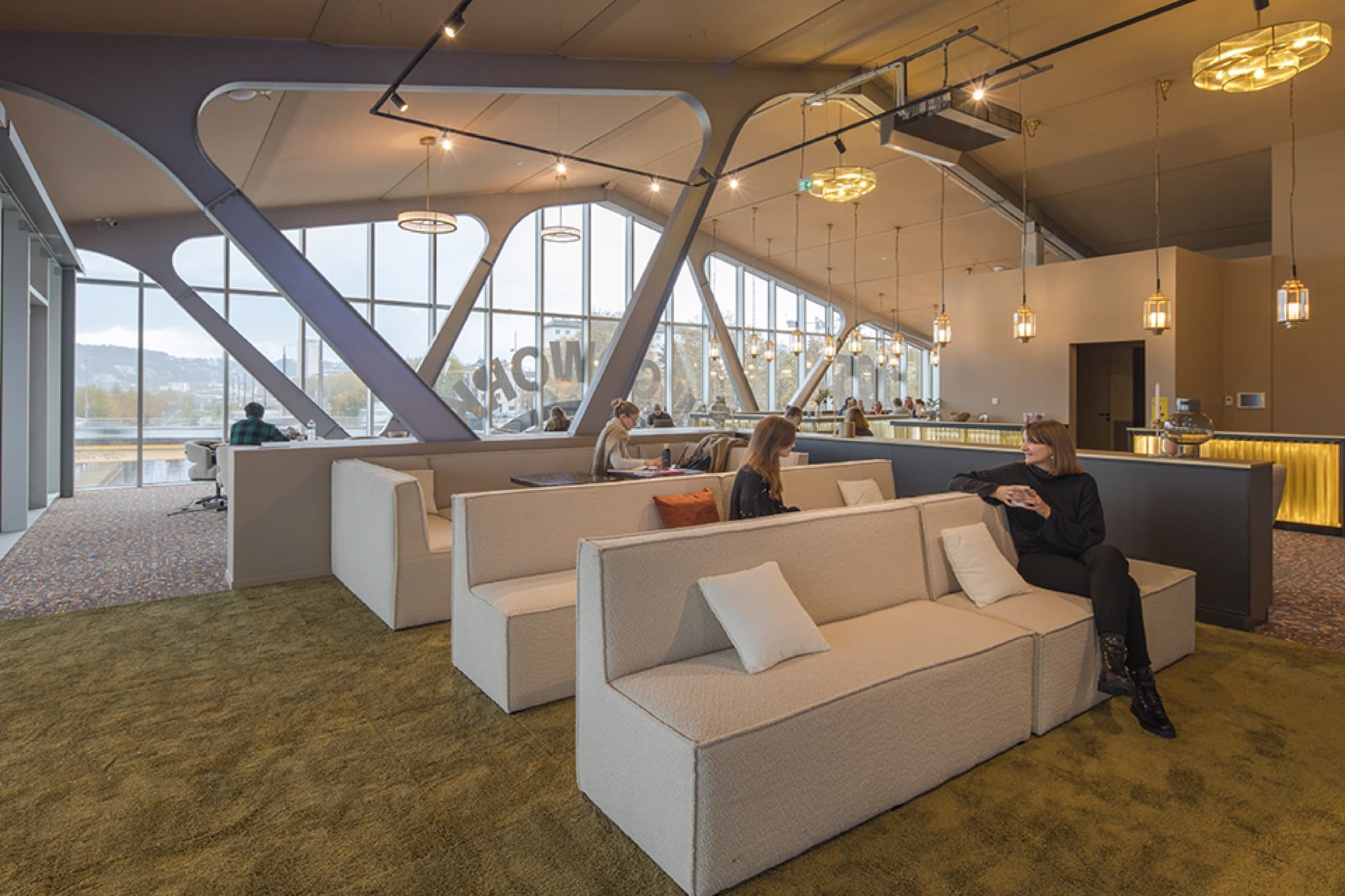 Espace Gradins, vue 1